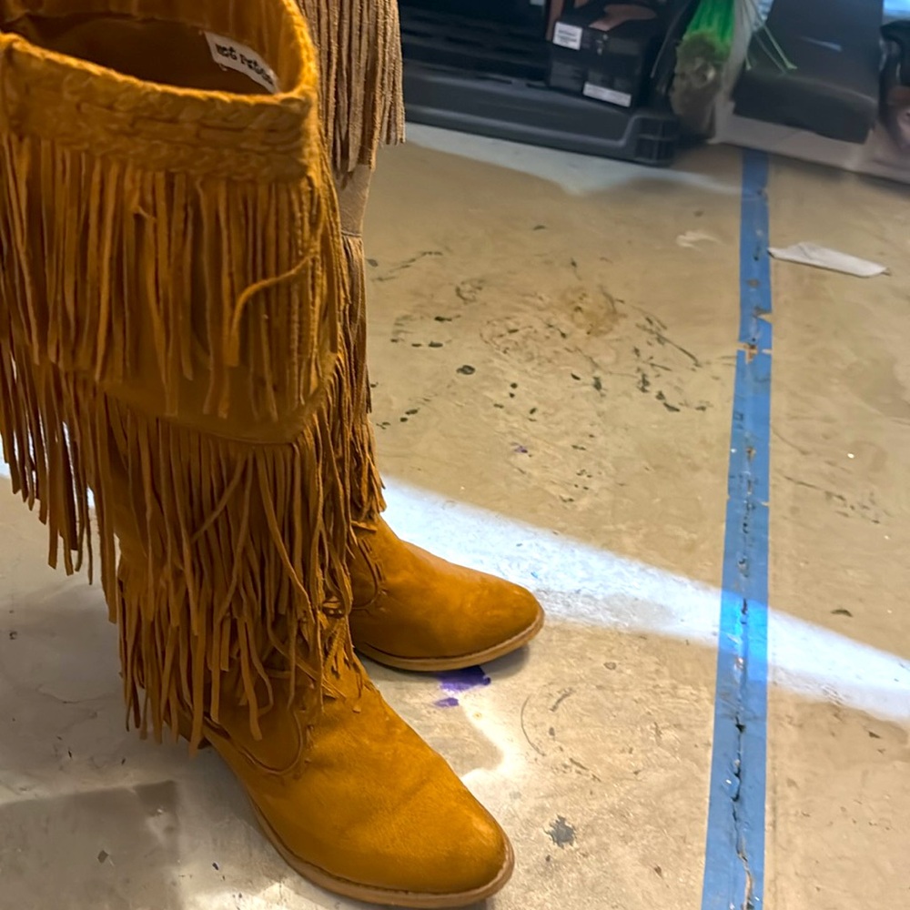 Knee-high fringe boots size 10